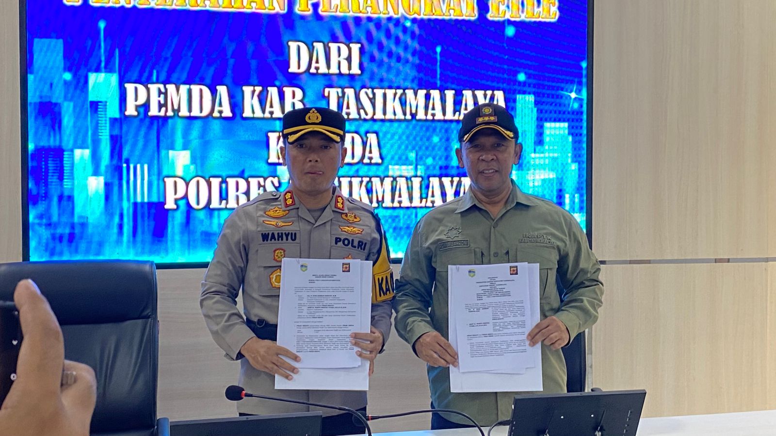 ETLE Tonggak Transformasi Penegakan Hukum di Era Digital, Polres Tasikmalaya Terima Hibah Perangkat ELTE Dari Pemkab Tasikmalaya