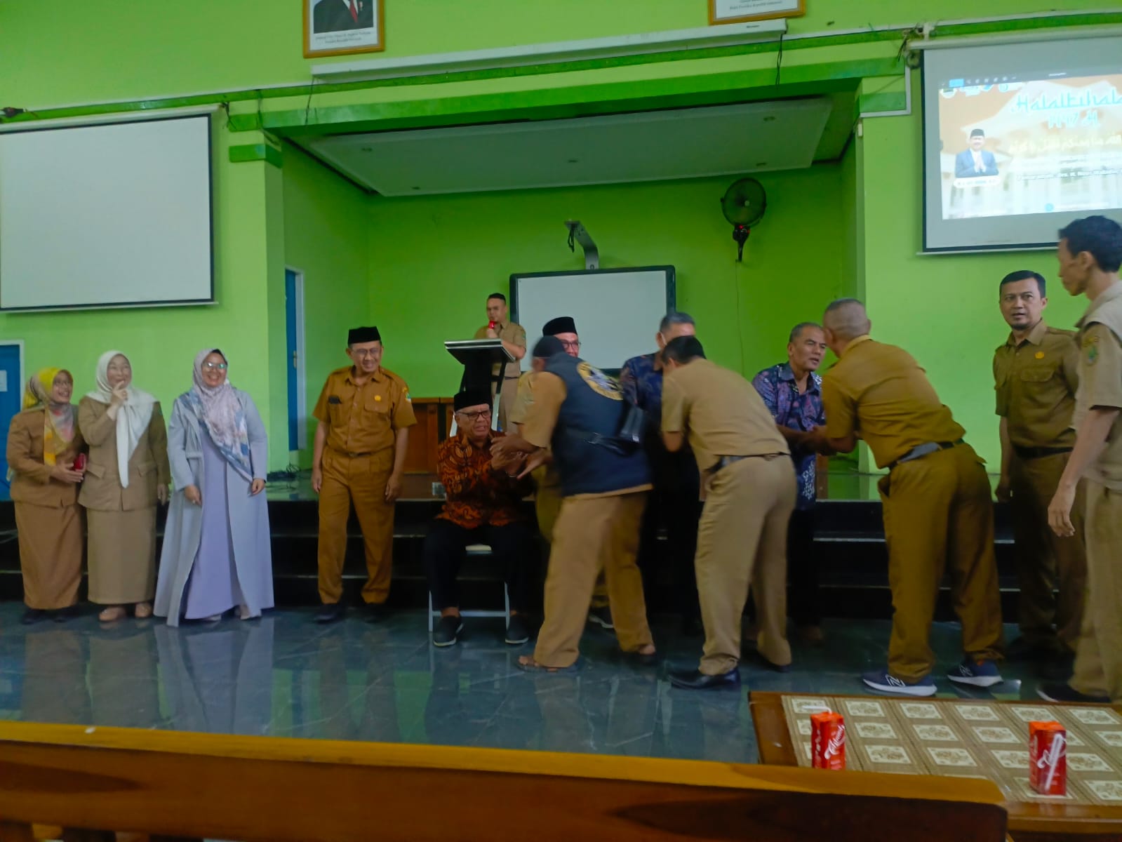 SMKN 1 Garut Gelar Silaturahmi Halal Bihalal Idul Fitri Bersama Warga Sekolah