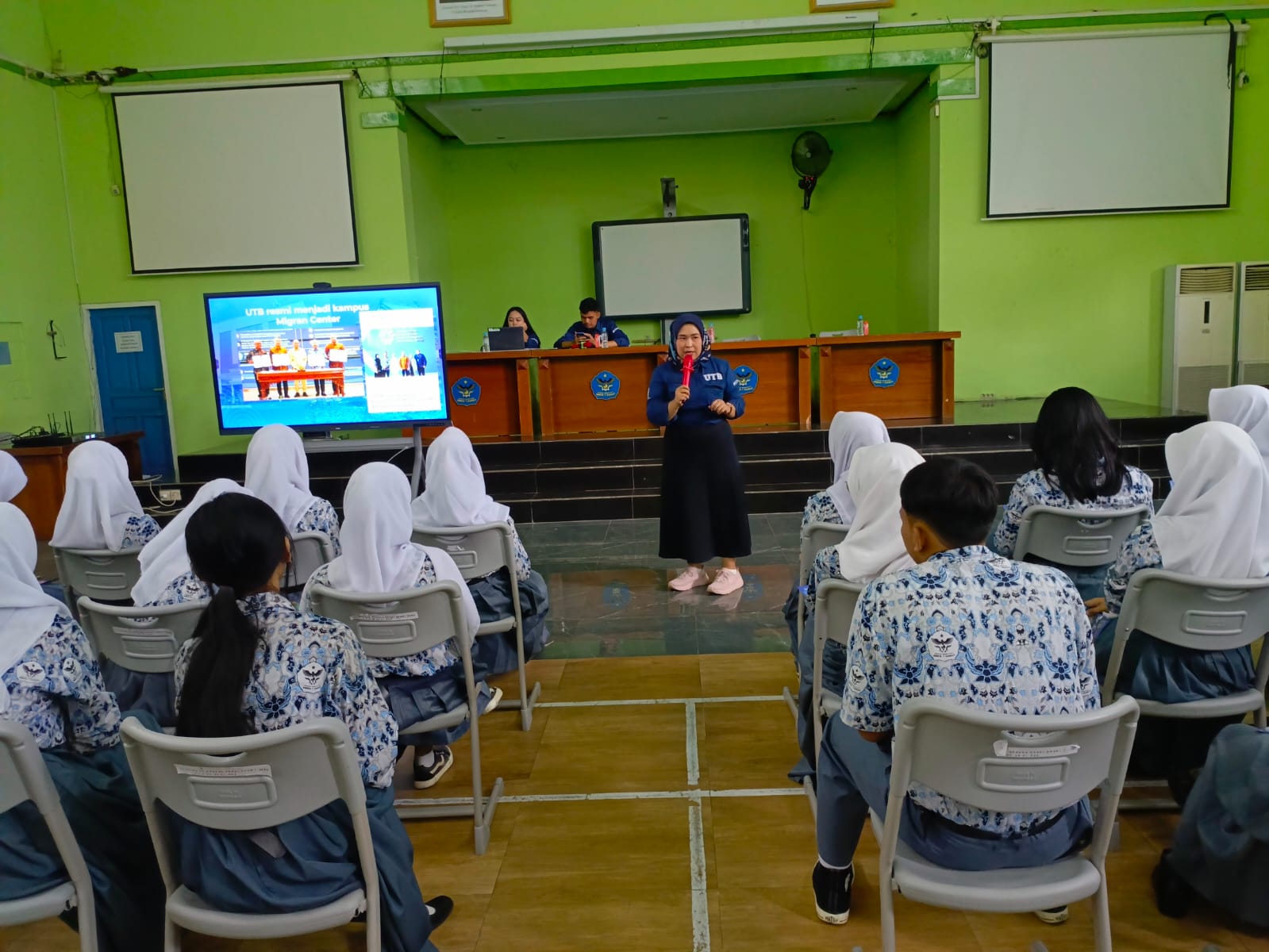BKK SMKN 1 Garut Gelar Sosialisasi Kuliah Sambil Kerja Bersama UTB
