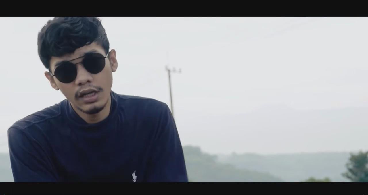 Hiqie Rilis “Cukup”, Lagu Emosional tentang Berani Mengakhiri yang Menyakitkan