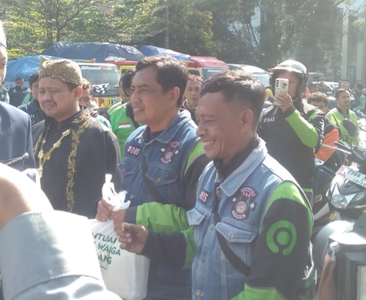 HJS Ke 448 Pengemudi Ojek Online Dapatkan Ganti Oli Gratis