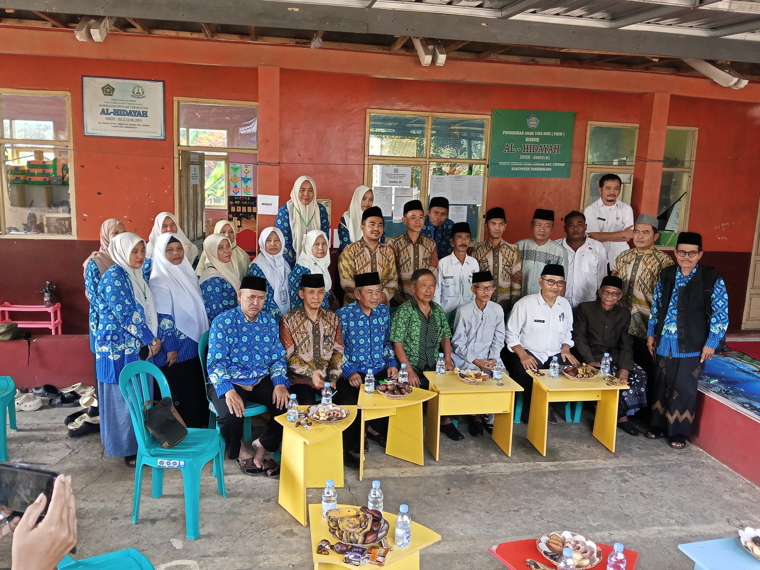 Ratusan Santri-Santriwati MDTU Sekecamatan Cineam Ikuti Ujian Akhir