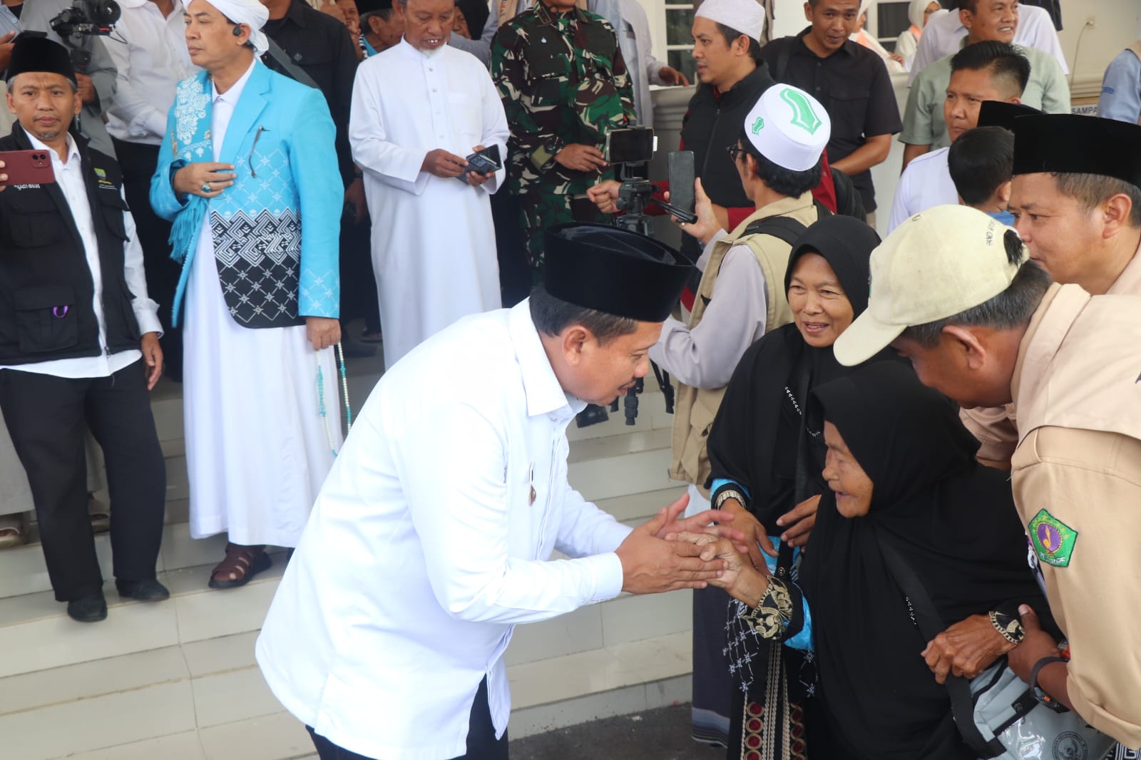 94 Jamaah Calon Haji Sumedang Resmi Diberangkatkan, Bupati: Ini Undangan Kehormatan dari Allah SWT