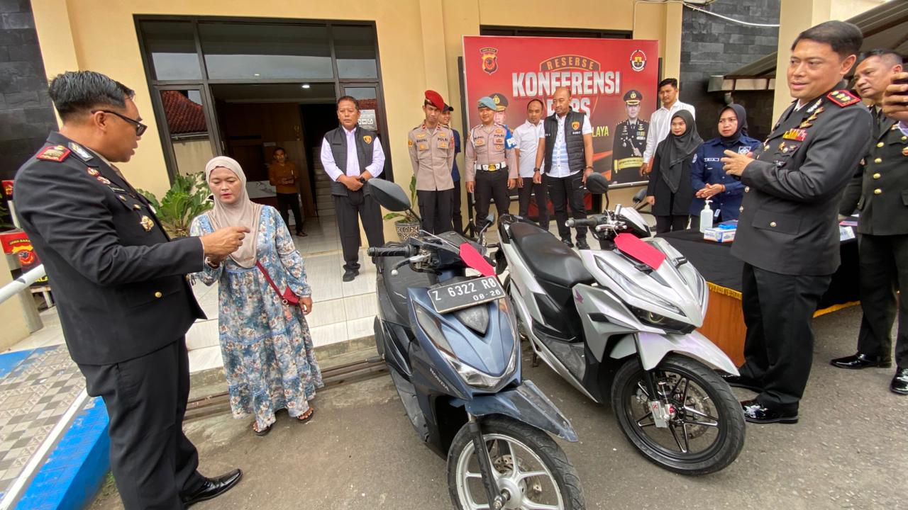 Satreskrim Polres Tasikmalaya Ringkus Dua Pelaku Curanmor dan Penadah, Motor Korban Kembali Setelah Empat Bulan Hilang