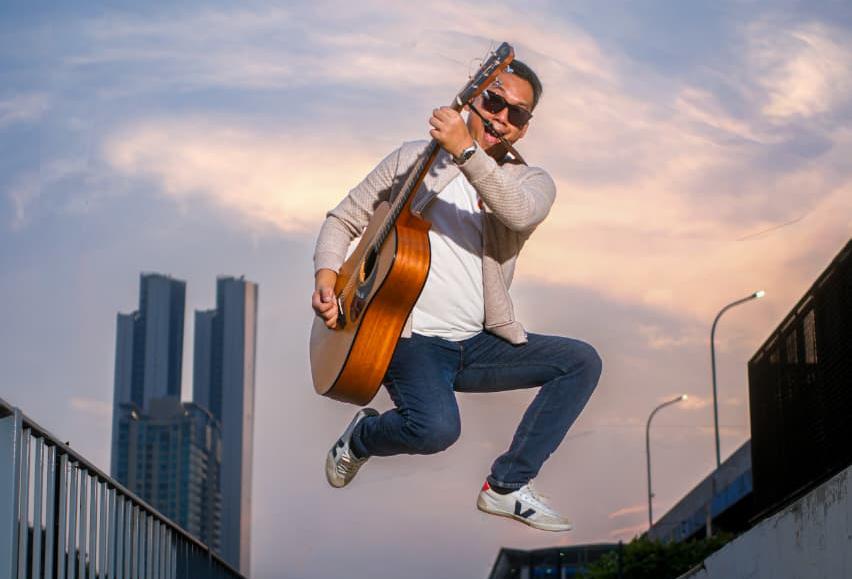 DanzQ Kembali Berkarya, “Tak Lekang Oleh Waktu” Siap Sentuh Hati Pendengar