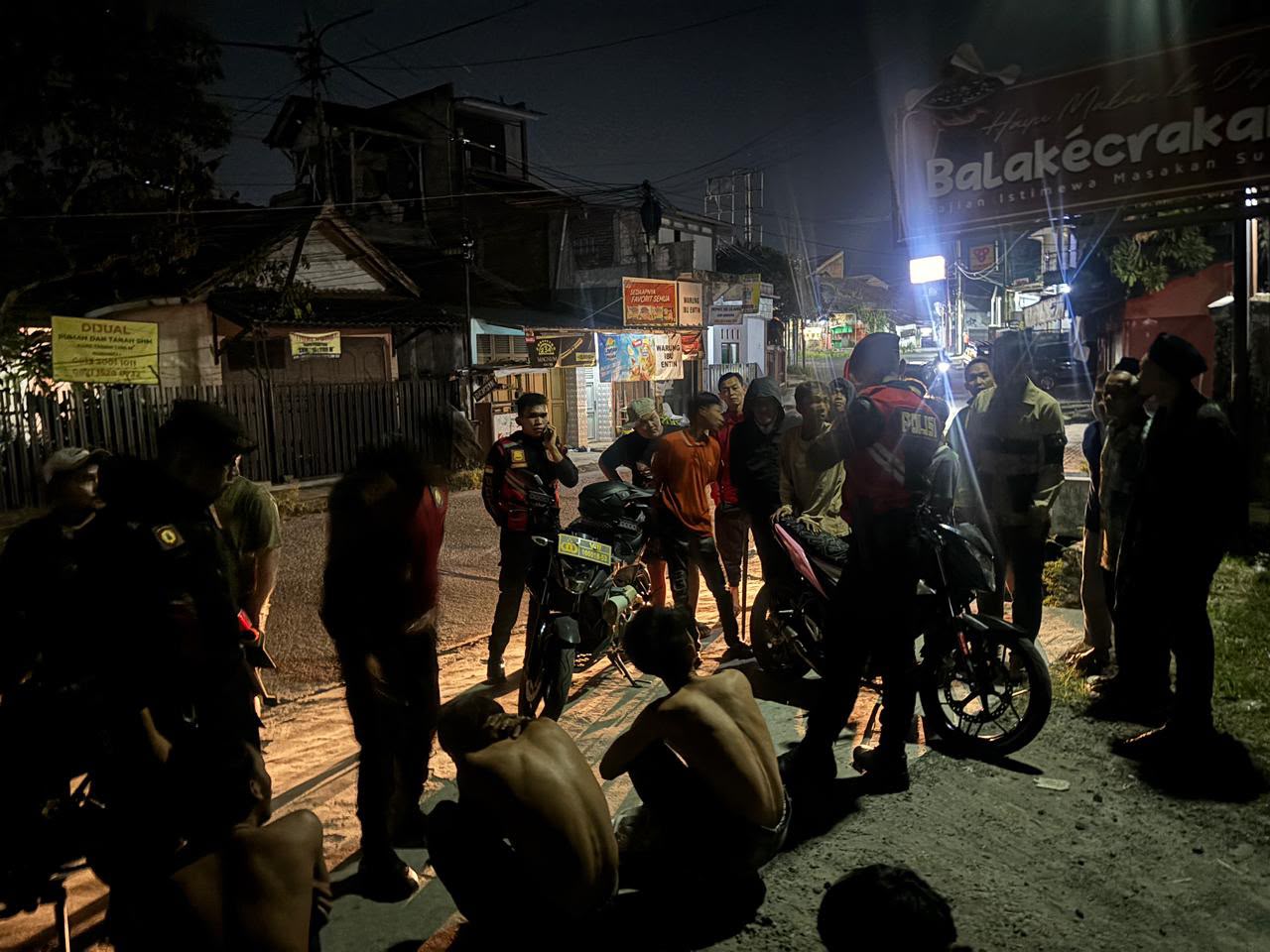 Polres Garut Amankan Enam Pemuda Diduga Akan Terlibat Tawuran, Dua Orang Kedapatan Membawa Senjata Tajam