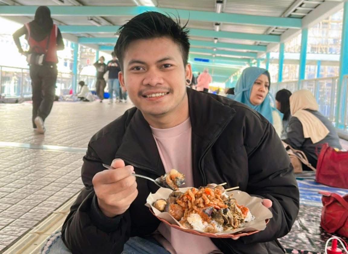 Kisah Deni ‘Kadal Taichung’, Pria Banyumas yang Viral Berkat Logat Jawa-Mandarin