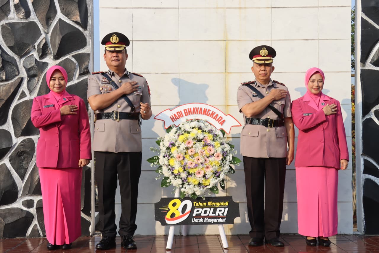 Kapolres Ciamis Pimpin Ziarah dan Tabur Bunga di TMP Imbanagara, Wujud Penghormatan Polri kepada Jasa Para Pahlawan