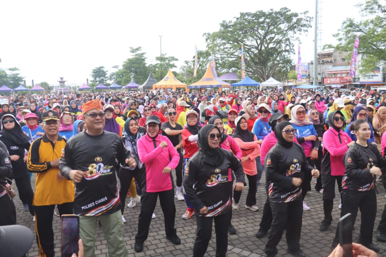 Polres Ciamis Gelar Jalan Sehat Hari Bhayangkara Ke-80, Perkuat Kedekatan Polri Bersama Masyarakat