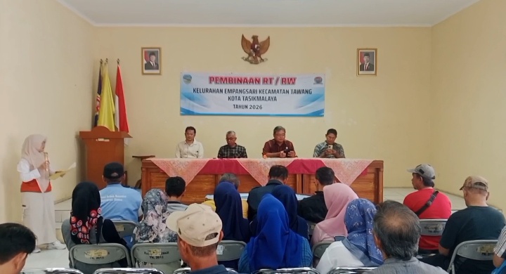 Resmi Di Lantik dan Dikukuhkan! Ketua RT dan RW Kelurahan Empangsari Siap Mengabdi untuk Masa Bakti 2026-2031