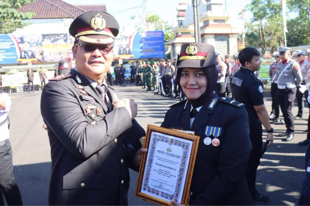 Polres Ciamis Berikan Penghargaan Kepada Personel dan Masyarakat Berprestasi Pada Peringatan Hari Bhayangkara ke-80