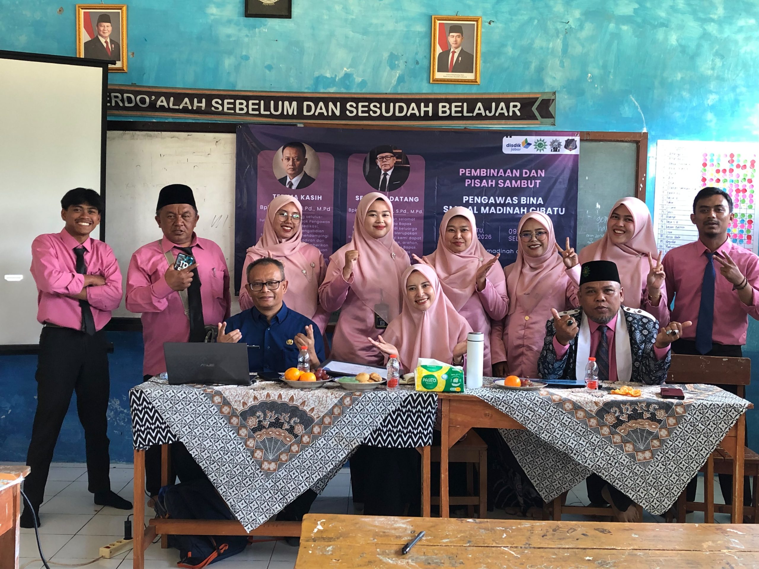 SMA Al Madinah Cibatu Gelar Pembinaan Sekaligus Perpisahan Dengan Pengawas Bina
